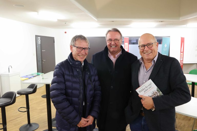 Stefan Bell (Fliesenpool), KommRat Hermann Metzler und Architekt Franz Hassler.