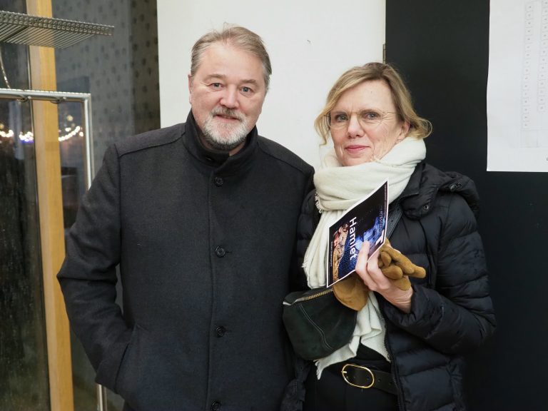 Designer Oliver Kral mit Brigitte.