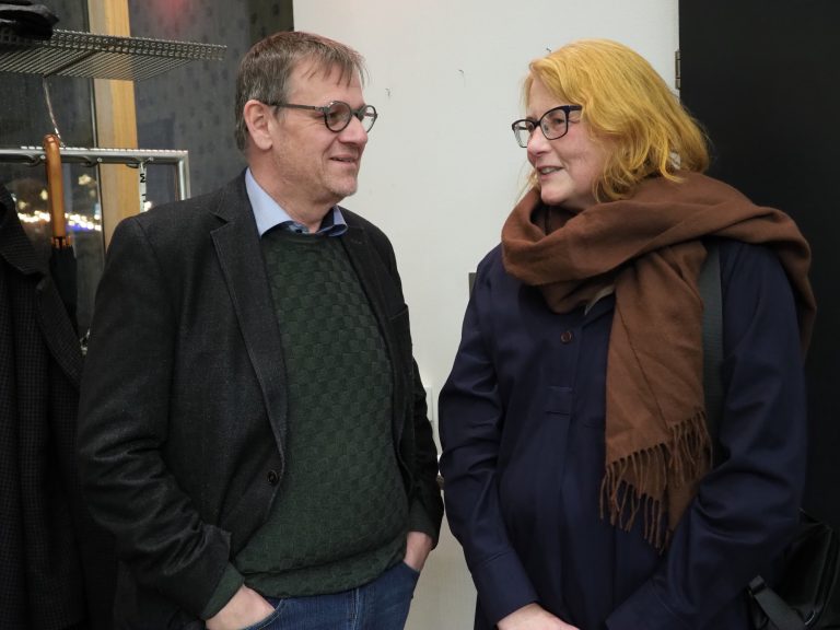 Im Gespräch: Landtagsabgeordneter Christoph Thoma und Landestheater-Intendantin Stephanie Gräve.