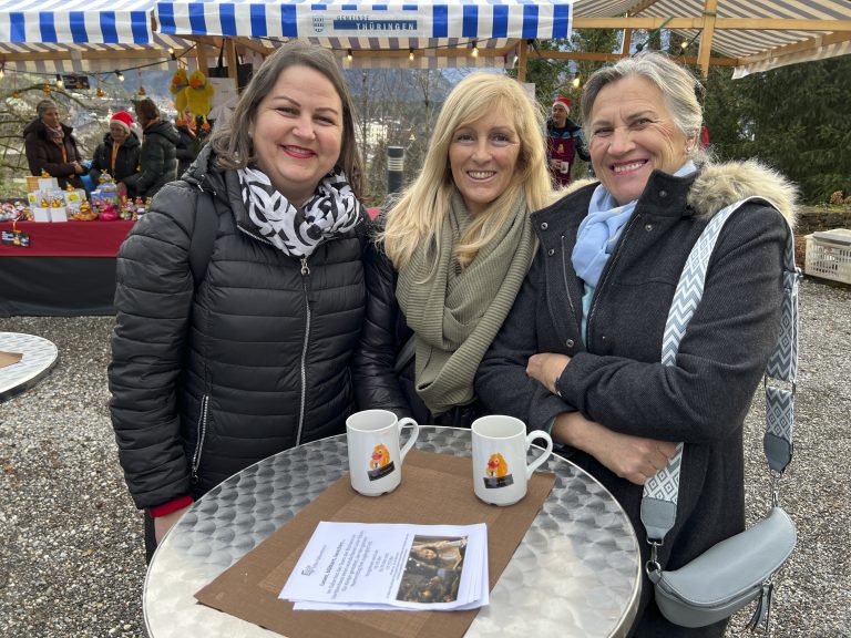 Patrizia Beck, Elfi Bickel und Sybille Radl zog es in den Park der Villa Falkenhorst.