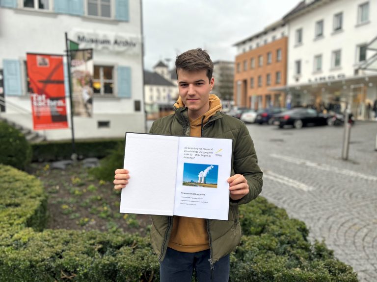Raffael Hartmann hat für seine vorwissenschaftliche Arbeit auf Bundesebene zwei erste Preise erhalten. <span class="copyright"> VN/Gunz</span>