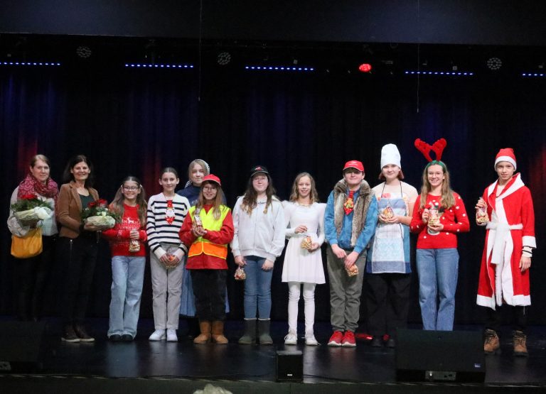 Aufführung der 3a und 3b Mittelschule Hörbranz unter der Leitung von Christiane Dworzak und Ulli Filler.
