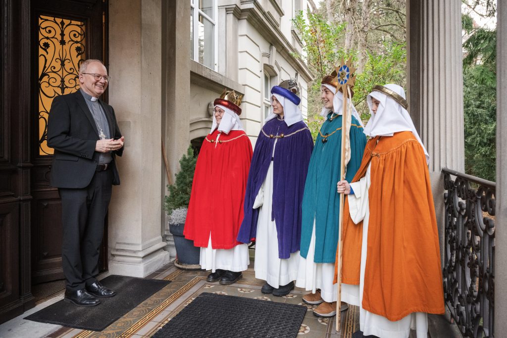 Sternsinger feiern Auftakt zur königlichen Jubiläumstour
