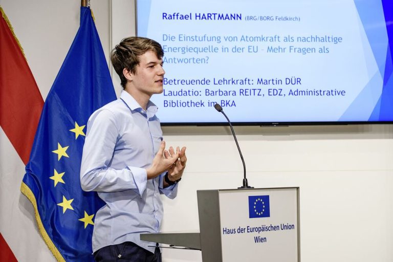 Raffael Hartmann präsentierte bei der „Wir sind Europa“-Preisverleihung im Oktober 2023 seine Arbeit. <span class="copyright">Horst Dockal</span>