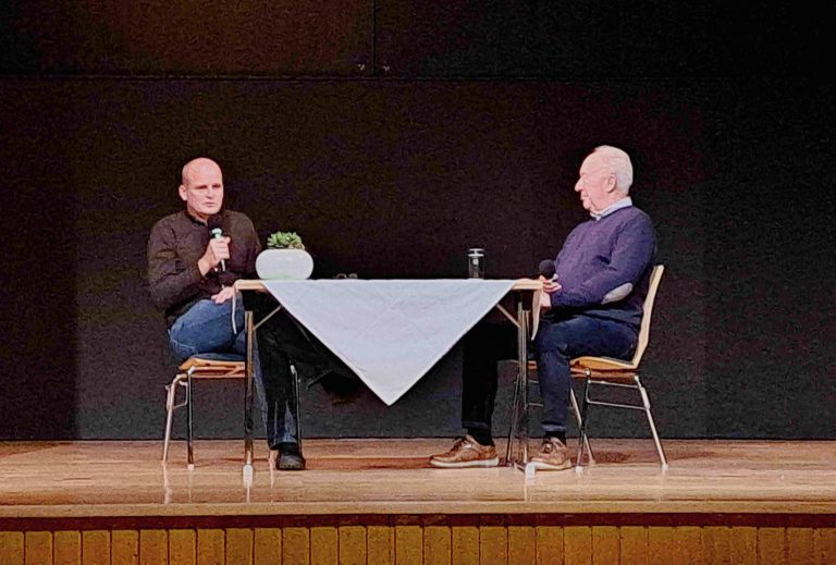 Martin Strele im Gespräch mit Ferde Hammerer. <span class="copyright">kulturkreis wolfurt</span>