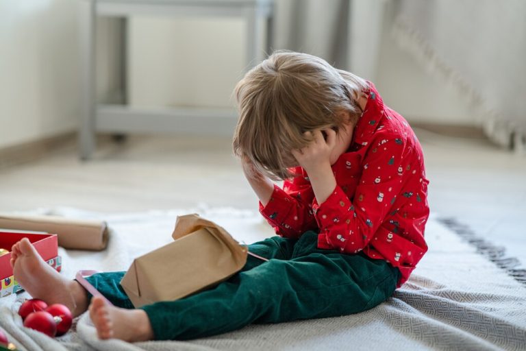 Auch das Christkind kann sich in der Auswahl der Geschenke irren. Shutterstock