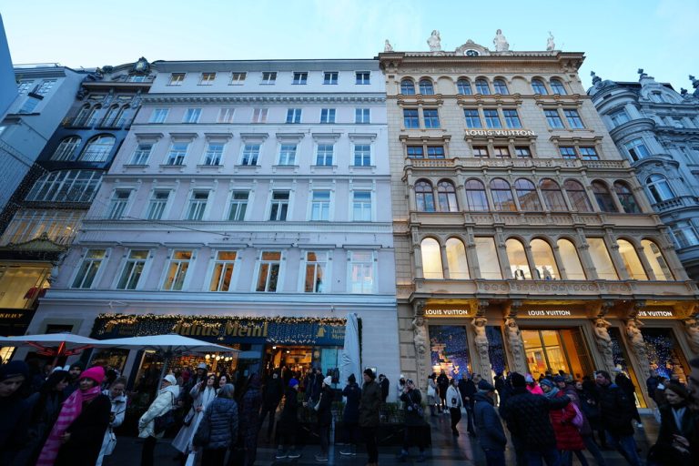 Das Haus, das „Meinl am Graben“ beherbergt, hat Signa um 80 Millionen Euro an den Wohlfahrtsfonds der Wiener Ärztekammer verkauft. apa
