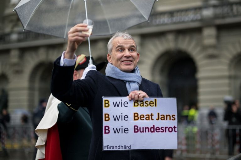 Das Schweizer Parlament hat einen neuen Minister in die Regierung gewählt. Anfang 2024 zieht der europafreundliche Sozialdemokrat Beat Jans in das Gremium ein. AFP