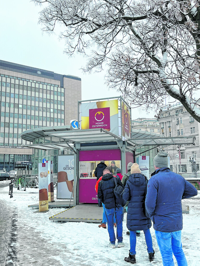 Geschenke von Münze Österreich am Weihnachtsmarkt Bregenz
