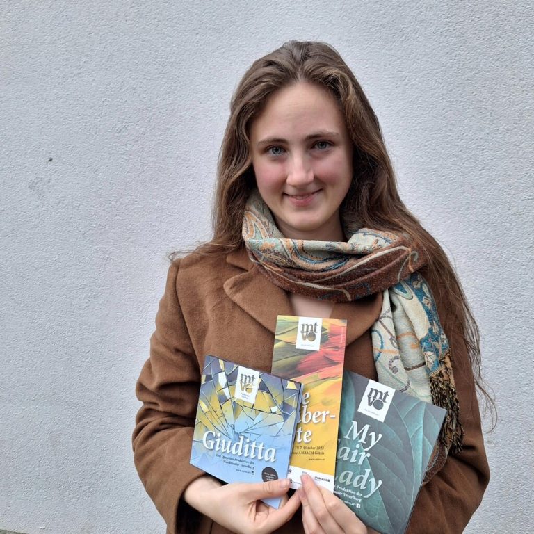 Die junge Rankweilerin Angela Dockal führte bei ihrer Premiere von Giuditta glänzend Regie.