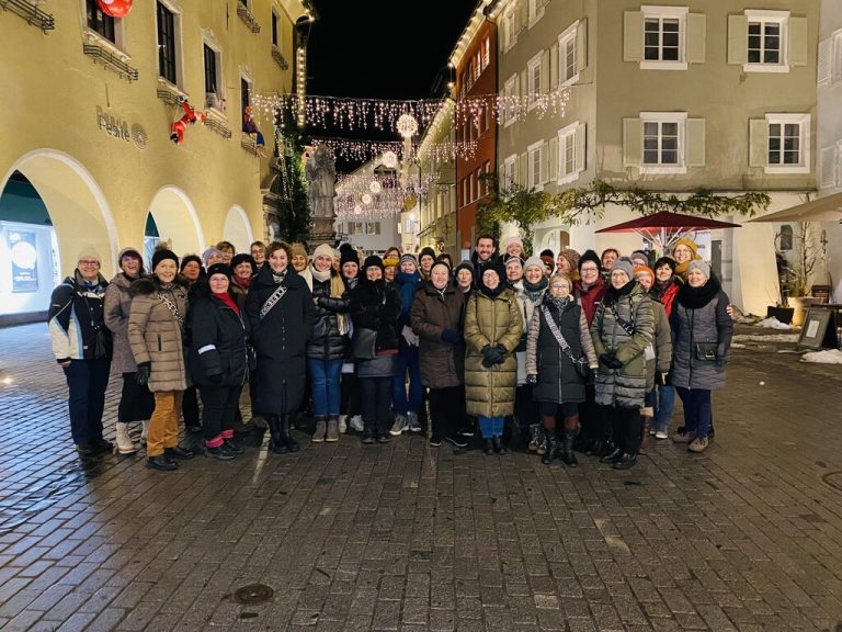 Die Ludescher Frauen verbrachten eine schöne Weihnachtsfeier in Bludenz.Verein