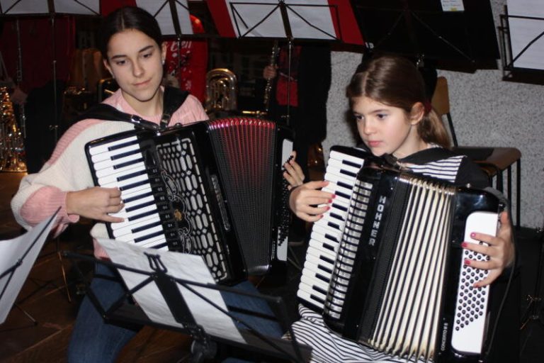 Die Schüler der Musikschule präsentieren ihr Können.