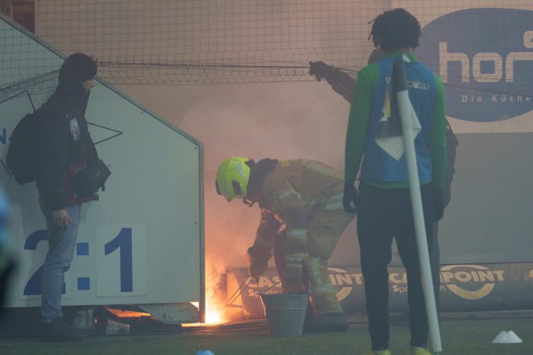 Die Verfehlungen der Austria-Fans beim Derby werden den Klub teuer zu stehen kommen.apa