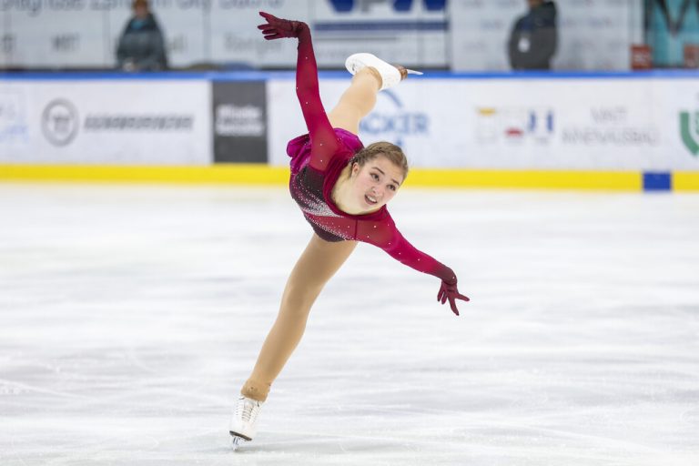 Eiskunstläuferin Olga Mikutina holte sich nach 2021 und 2022 zum dritten Mal in ihrer Karriere des Staatsmeistertitel.GEPA