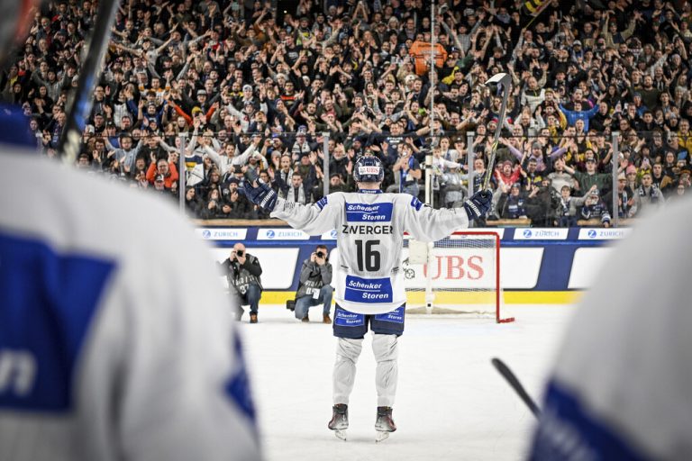Beim Spengler Cup wurde der Publikumsliebling von den Fans gefeiert. <span class="copyright">Melanie Duchene</span>
