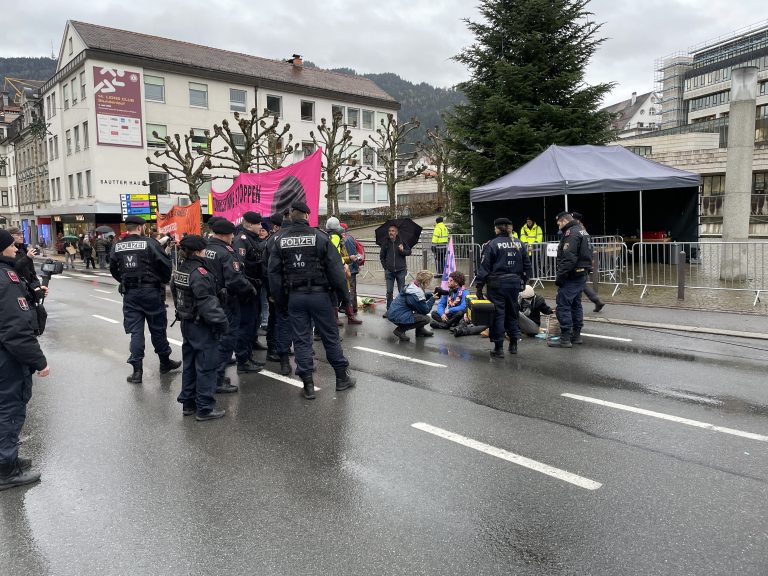 Die Polizei räumte den ganzen Bereich innerhalb von ungefähr 45 Minuten. <span class="copyright">Jan Natter</span>