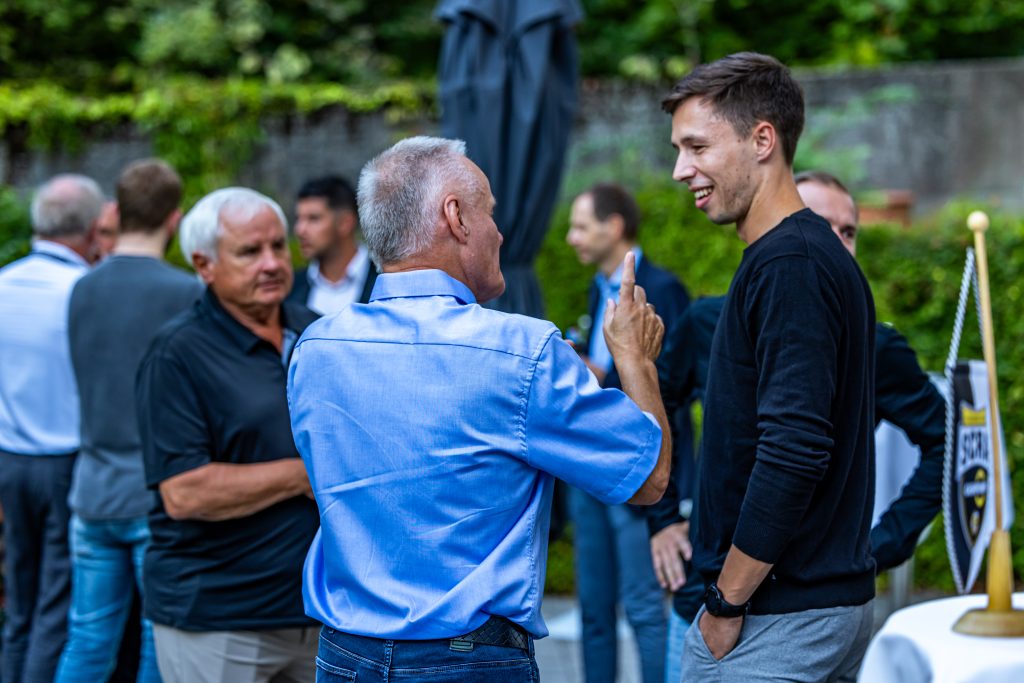 Übers Praktikum ins Management
