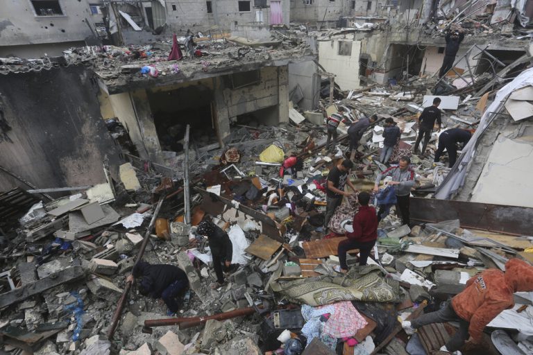 Israels Armee hat innerhalb eines Tages mehr als 250 Stellungen – „präzise Angriffe auf Terrorziele“ - im Gazastreifen durchgeführt. AP