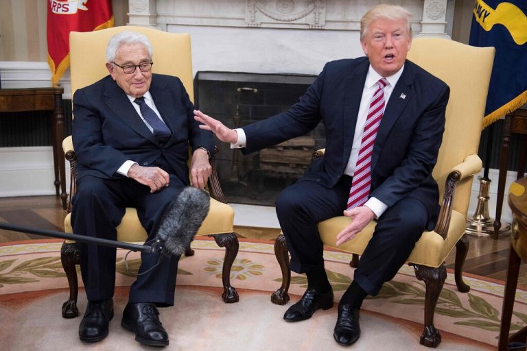 Kissinger besuchte im Jahr 2017 auch den damaligen Präsidenten Donald Trump im Weißen Haus. AFP