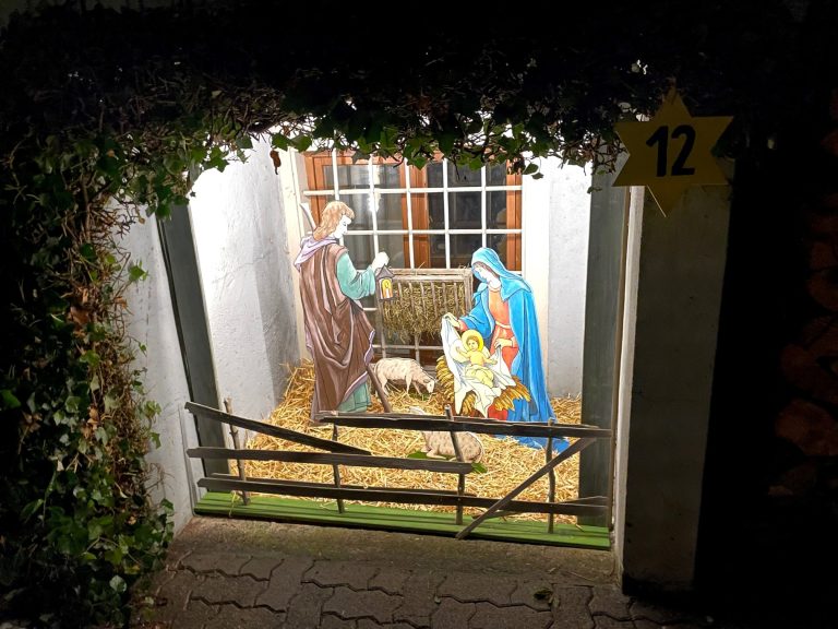 Besucher erleben die Magie der Heiligen Nacht an 35 bezaubernden Standorten.