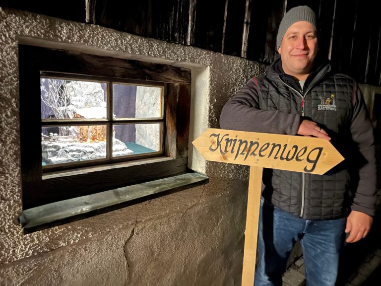 Peter König freut sich auf die Wiedereröffnung des beliebten Krippenwegs in Satteins. <span class="copyright">VN-HE (10)</span>