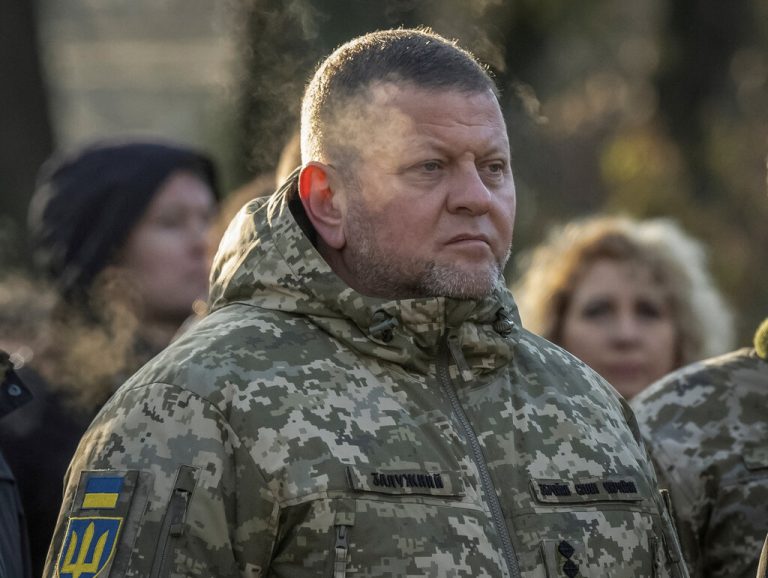 Nach dem Fund eines oder mehrerer mutmaßlicher Abhörgeräte im Büro von Oberbefehlshaber Walerij Saluschnyj (Bild) leitet die Ukraine Ermittlungen ein. REUTERS