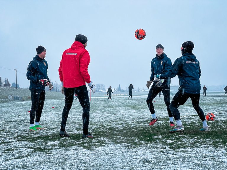 Nach einem Trainingstag auf dem Kunstrasen in Hohenems ist die Austria gestern wieder auf die Trainingsanlage im Rheinvorland zurückgekehrt.VN