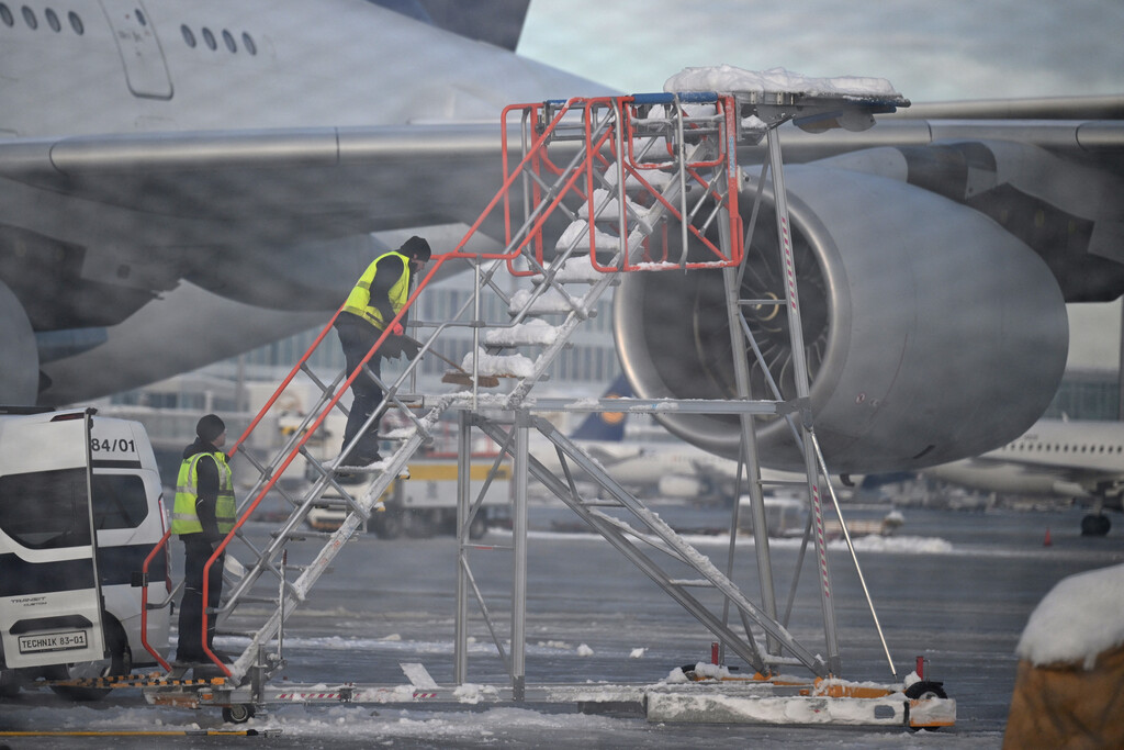 Münchner Flughafen stand erneut wegen Winterwetter still