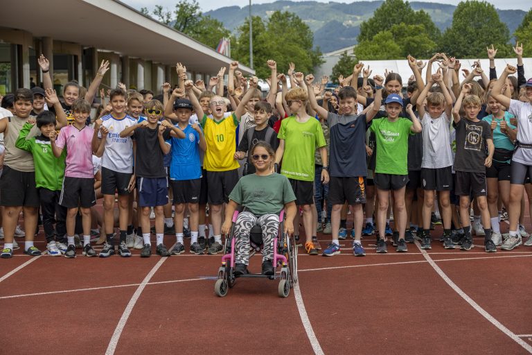 Am BG Lustenau liefen und schwammen die Schülerinnen und Schüler für Aurora. Es war eine tolle Veranstaltung. <span class="copyright">VN/Paulitsch</span>