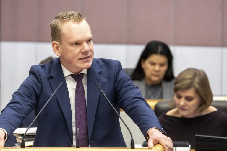 Christof Bitschi kritisierte das Budget und Wallner. <span class="copyright">VN/Paulitsch</span>