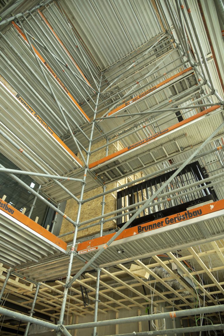 Hohe Lichtsäulen für viel Tageslicht in den Innenräumen. <span class="copyright">vn/paulitsch</span>