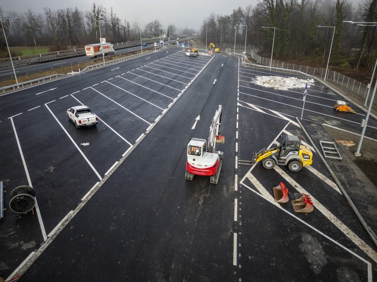 Der Parkplatz ist knapp 4000 Quadratmeter groß.