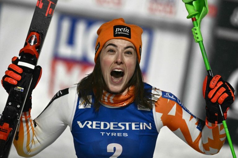Petra Vlhova siegt im Hundertstelkrimi gegen Shiffrin.apa