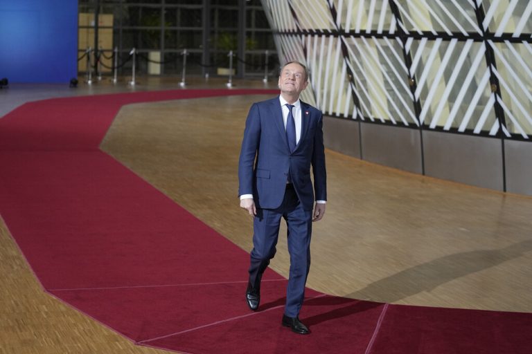 Polens frisch angelobter Premierminister Donald Tusk ist beim EU-Westbalkan-Gipfel zu seinem ersten internationalen Termin angekommen. AP