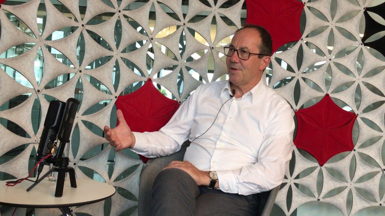 Andreas Prenn von der Beratungsstelle "Supro" fordert, Werbung für Nikotinbeutel und elektronische Zigaretten zu verbieten.<span class="copyright"> Foto: VN/Mayer</span>
