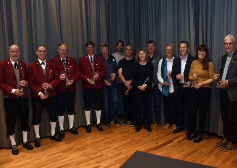 Die Gemeinde Röthis ehrte am vergangenen Wochenende verdiente Funktionäre und Sportler. <span class="copyright">Gemeinde/Harbisch</span>
