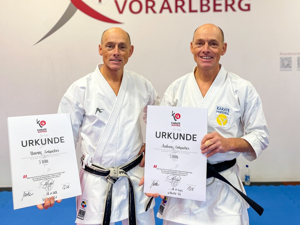 Erfolgreiche DAN-­Prüfung für Andi und Tom Embacher