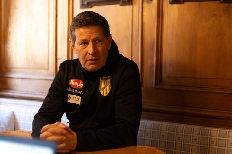 Andreas Heraf beim Pressegespräch. <span class="copyright">Hartinger</span>