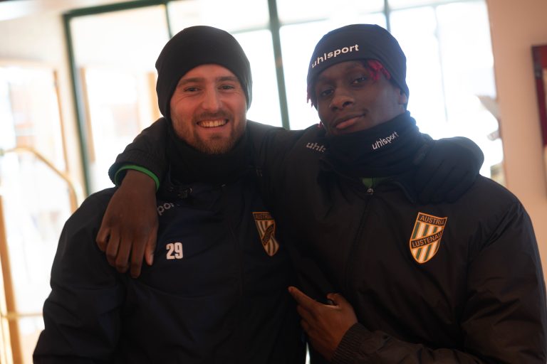 Ammar Helac und Yadaly Diaby hatten trotz niedriger Temperaturen gute Laune. <span class="copyright">Hartinger</span>