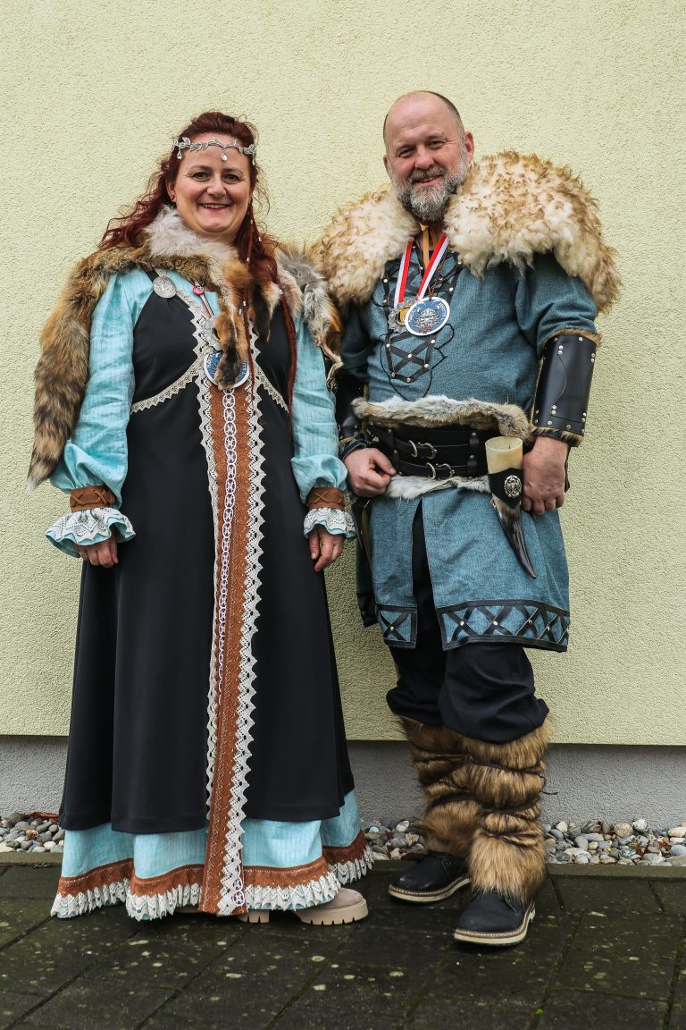 In ihrem Wikinger-Outfit sind sie auf dem Fluhar Ball erstmals zu sehen. <span class="copyright">VN/Steurer</span>