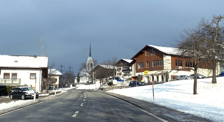 In St. Anton gibt es eine Unterschriftensammlung, die sich für eine Geschwindigkeitsreduktion, aber auch für andere Maßnahmen ausspricht. <span class="copyright">VN/JUN</span>