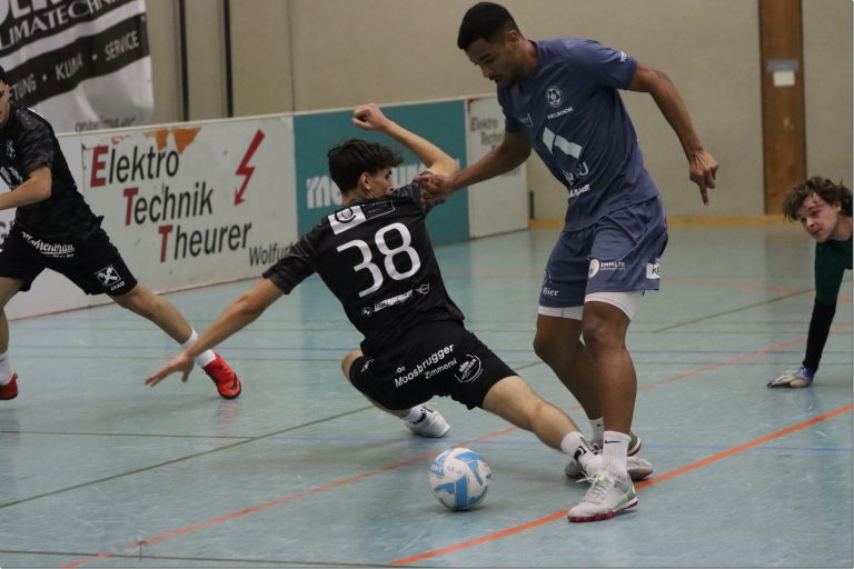 Gastspieler Leonardo Silva Abreu de Lima (r.) vermochte das Aus für den FC Rotenberg nicht zu verhindern. <span class="copyright">Knobel</span>