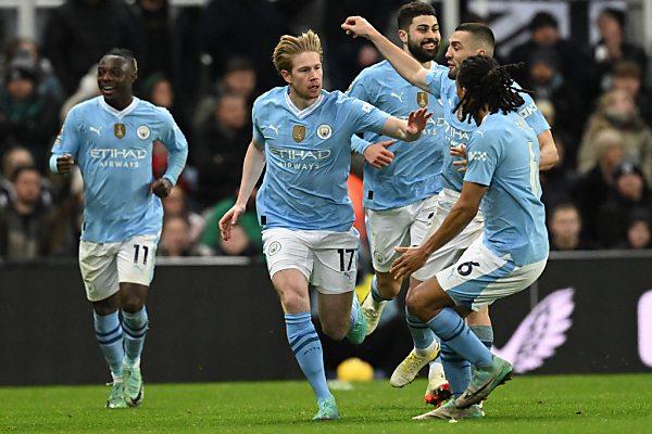Rückkehrer De Bruyne rettet ManCity 3:2-Sieg in Newcastle
