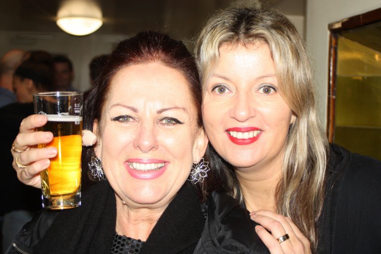 Irmgard Ender und Angie Ellensohn.