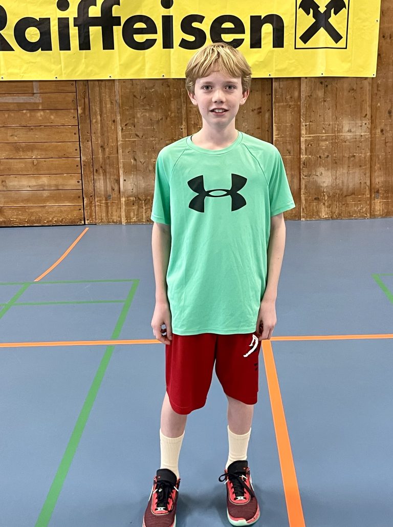 Matti Lampert spielt für die Feldkirch Baskets und freute sich über das tolle Basketball-Ferienangebot der Dornbirn Lions. - Gelungene Premiere für das Lions-Neujahrscamp - Gelungene Premiere für das Lions-Neujahrscamp