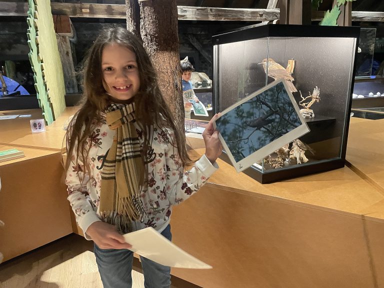 Lena war begeistert von dem spannenden Workshop, bei dem sie viel über das Überleben der Tiere im Winter lernte.