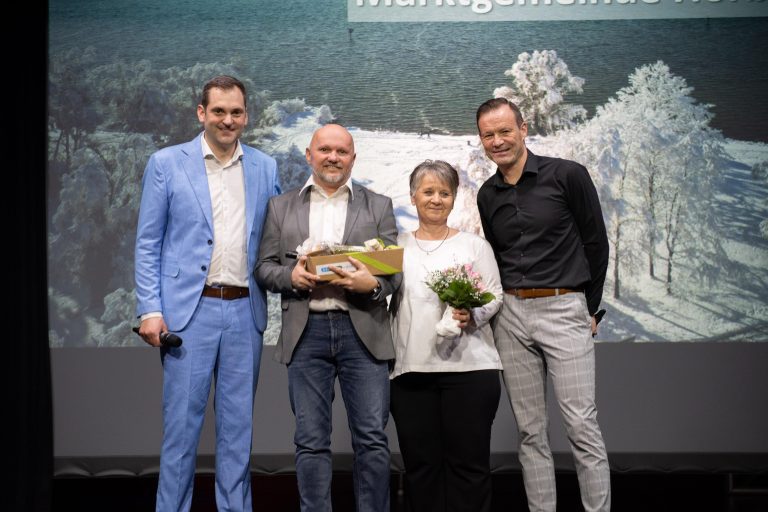 Andreas Kresser, Robert Gass mit Gattin Sabine und GR Gerhard Achberger (v. l.).