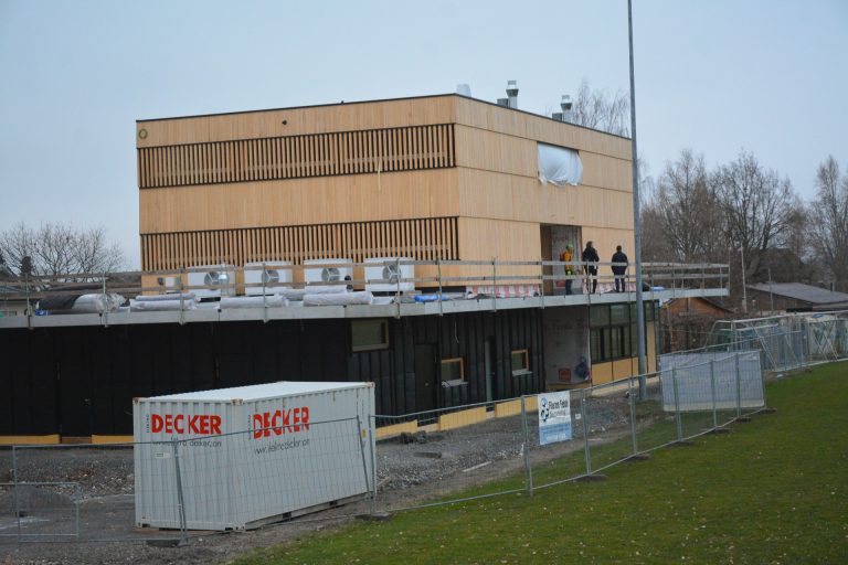 Die Bauarbeiten beim neuen FC Trainingscampus schreiten schnell voran. Bald kann mit dem Innenausbau begonnen werden.