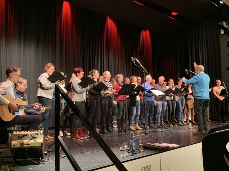 Der Chor Shalom gab einige Stücke zum Besten.