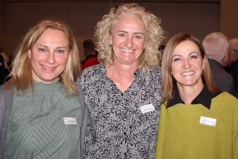Andrea Deutsch mit Sabine Dallinger und Silvia Andrich.